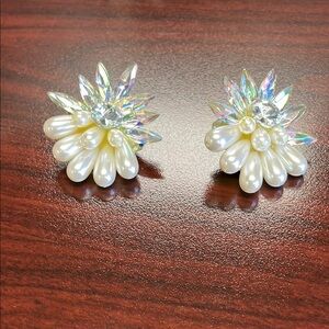 Elegant Pearl and Crystal Earrings